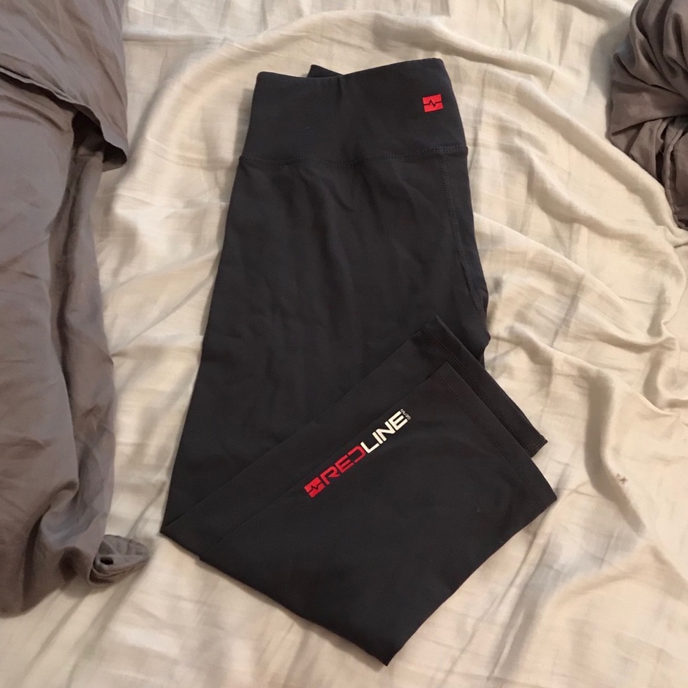Dark grey redline gear crops